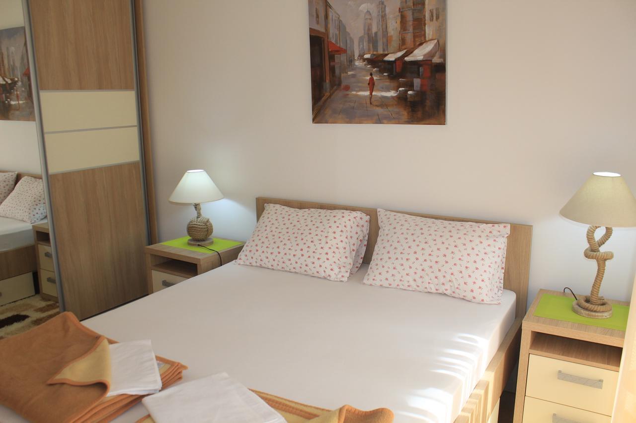 בודווה Pjerotic Apartment מראה חיצוני תמונה