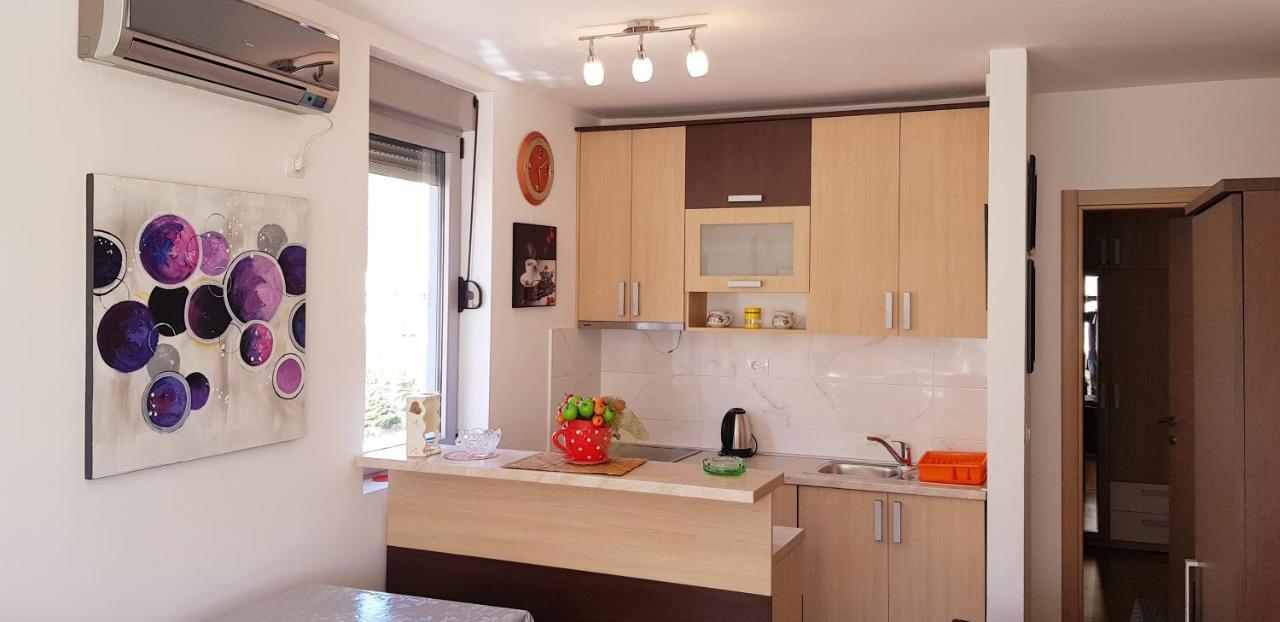 בודווה Pjerotic Apartment מראה חיצוני תמונה