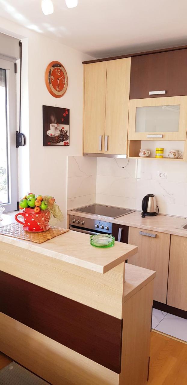 בודווה Pjerotic Apartment מראה חיצוני תמונה